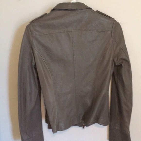 Leather jacket - Picture 2 of 4